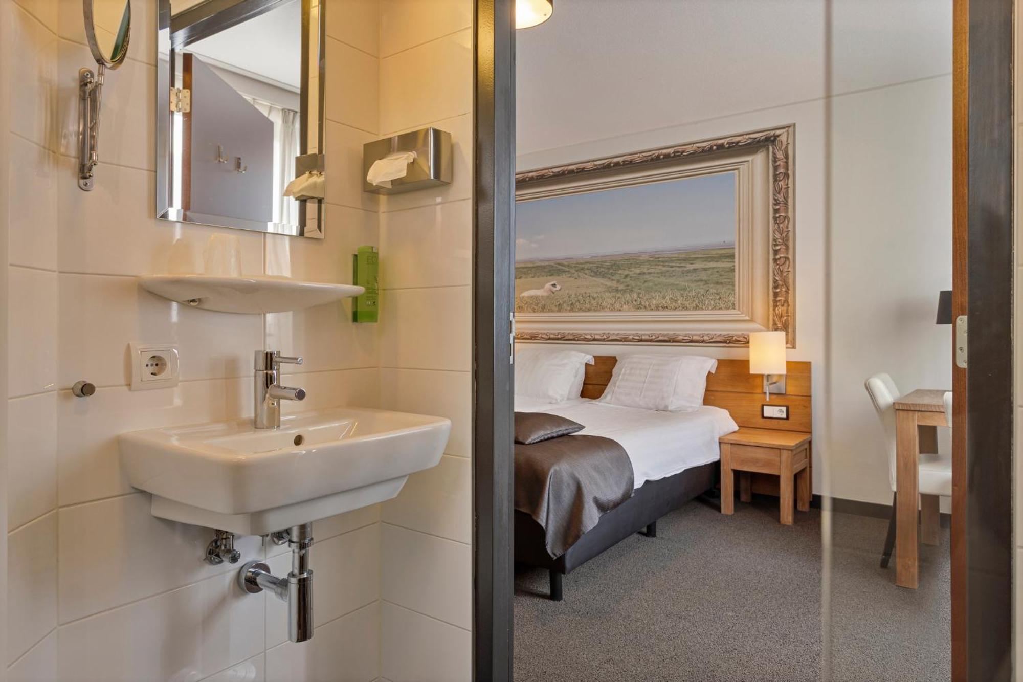 Hunzego Hotel Uithuizermeeden Ngoại thất bức ảnh